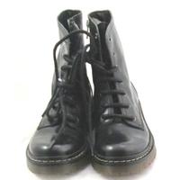 BNWT Abandon, size 5 black leather DM style boots