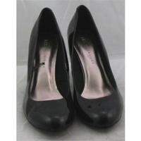 BNWT M&S Collection, size 7.5 black patent effect high heeled pumps