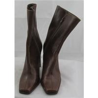 bnwt timeless size 3 brown leather high legged ankle boots