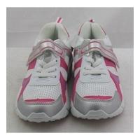 BNWT M&S Girls, size 13/32 white mix trainers