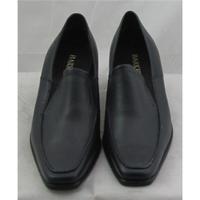 BNIB Barker, size 7C navy leather slip on shoe