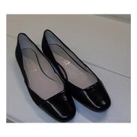 bnwot m s autograph size 7 black leather top cap pumps