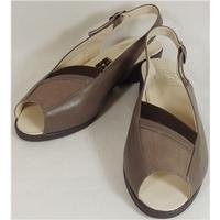 bnib 4 es by equity shoes sybil 45 eeee taupebrown peep toe slingback  ...