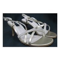 BNIB - Meadows - Size 6 - Gold - Bridal sandals