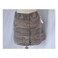 BNWT - Old Navy - 40\'\' beige camouflage Print Mini Skirt