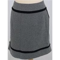 BNWT Jaeger size 18 black/white mix skirt