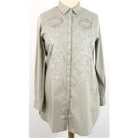 BNWOT Exetera Size 14 Oyster Shirt with Embroidered Design*