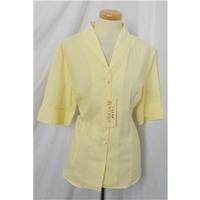 bnwt rowlands clothing size 18 yellow short sleeved shirt
