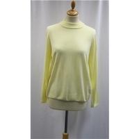BNWT - Classic - Size 16 - Light Yellow - Pullover