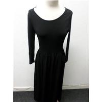 bnwt warehouse size 8 black calf length dress
