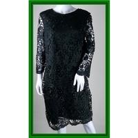 BNWT - Guest list by Papaya - Size: 36 - Black - Knee length dress