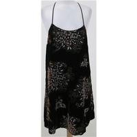 BNWT Topshop size 12, black floral velvet dress