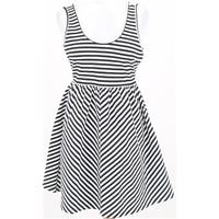 BNWT Minkpink, size S monochrome striped sleeveless dress