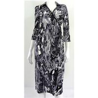 BNWT STAR by Julien Macdonald Size 12 Black And White Wraparound Dress