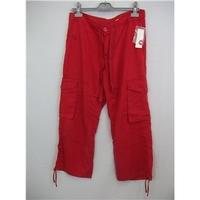 bnwt gap red combats size large grand