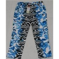 BNWT Paint It Red, size S blue, black & white patterned ankle grazer trousers