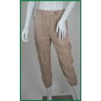 bnwt chantuoue size 30 beige cropped trousers