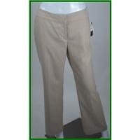 bnwt liz claiborne size 6 beige straight legged trousers