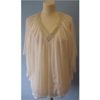 BNWT Rose & Olive small cream top