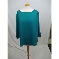 bnwt debenhams collection green dippy hem top size 16