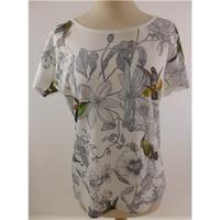 BNWT M&S Marks & Spencer Size: 8 Floral and Hummingbird Print T Shirt
