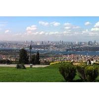 Bosphorus Cruise and Dolmabahce Palace Tour with Lunch from Istanbul