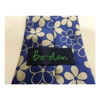 boden silk tie blue with grey flower design