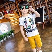 Boy\'s Cotton Fashion Pure Cotton Round Collar Short Sleeve T-shirt Cartoon Design Hole Shorts Two-Piece Outfit with any accessories