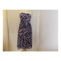Boohoo, BNWT, Size 10, Purple/White Strapless Dress