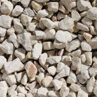 bq cotswold buff decorative stone chippings 790kg