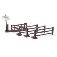 Britains 1:32 Farm Gate And Fencing