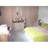 Bright rooms in large student house in Lincoln. Only £265 p.m.