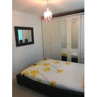 BRIGHT DOUBLE ROOM TO SHARE
