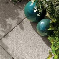 bradstone textured paving natural 450 x 450 40 per pack