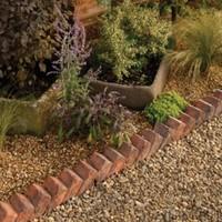 bradstone sawtooth edging brindle red 550 x 140 x 100 30 per pack