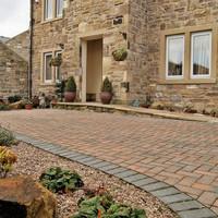 Bradstone, Driveway Block Paving Burnt Oker 200 x 100 x 50 - Half Loaded