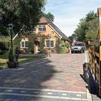 bradstone driveway block paving autumn 200 x 100 x 50 976m2 per pack