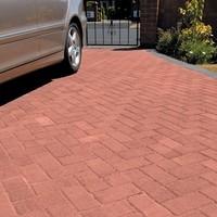 bradstone driveway block paving red 200 x 100 x 50 half loaded