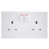 British General 13A White Switched Switched Sockets Pack of 5