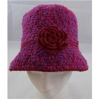 Brand new hand crochet cloche hat - red/blue/burgundy boucle mix - burgundy 3-D flower