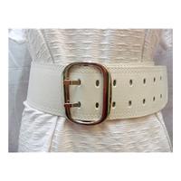 Brand New H&M white chunky belt H&M - Size: M - White