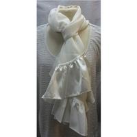 brand new debenhams debut scarf debenhams size one size white scarf