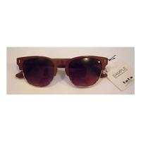 Brand New With Tag B Base Brown and Golden Metal Rim Sunglasses