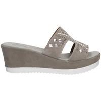 Brigitte 50110 Slippers women\'s Mules / Casual Shoes in BEIGE