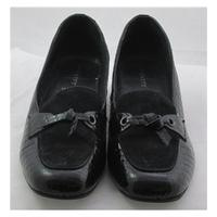 brevitt size 7 black vintage style loafers