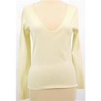 Bruno Cucinelli Size 6 High Quality Soft and Luxurious Cashmere Cream Jumper