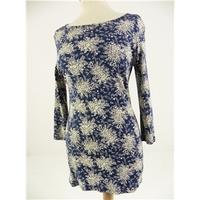 brand new without tags ms collection size 8 navy blue and white patter ...