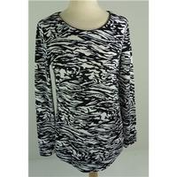 Brand New Without Tags M&S Collection Size 8 Black and White Top