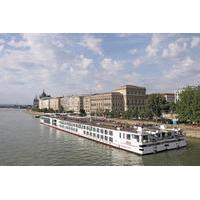 Budapest Shared Transfer: Hotels to Budapest Pier