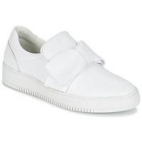 Bullboxer QUIDAVET women\'s Slip-ons (Shoes) in white